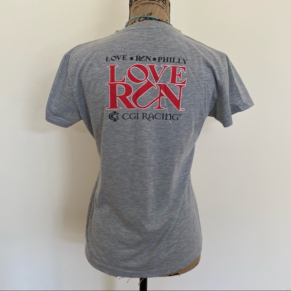Alanic Love Run Philadelphia Half Marathon Grey V Neck Cotton Tee Shirt Top - Picture 3 of 4